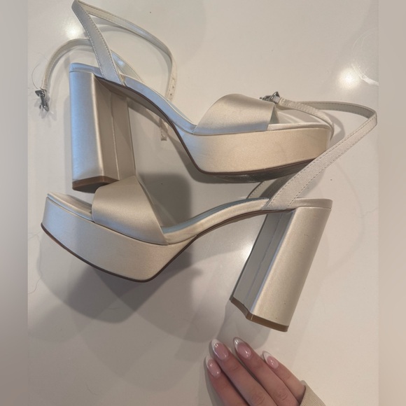 Vince Camuto Pendry Platform Sandal in Milk - Picture 15 of 16